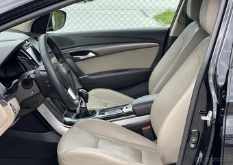 Hyundai i40 1.7CRDi Experience 1.MAJ. V ČR manuál 100 kw - 5