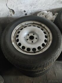 Prodám sadu disků VW 6,5Jx16H2 ET33 + pneu 215/65/R16 - 5