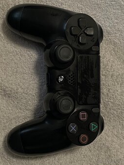 PlayStation 4 - 5