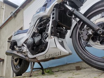 Honda VF 1000 - 5