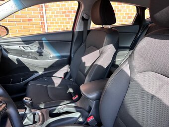 Hyundai i30 Fastback 1.0 T-GDI STYLE – r. 2018 - 5