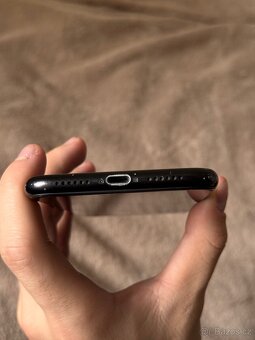 iPhone XR 128 GB černý plně funkční - 5