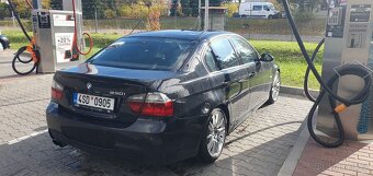 BMW 330i E90 - tovární M paket - výborný technický stav - 5