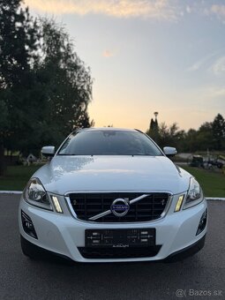 Volvo XC60 2.4D D5 163ps • Automatic • AWD 4x4 • Momentum • - 5