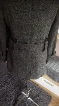 Prodám krásný šedo černý kabát s páskem - 5