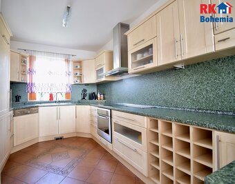 Prodej rodinného domu 213 m² - 5