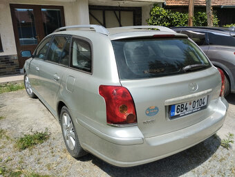 Toyota Avensis 2,0 D-4D - Combi - 5