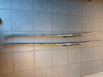 Skate lyže Fischer+ vázání a boty Salomon - 5