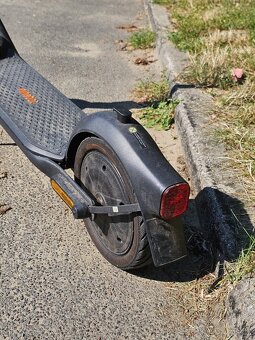 Elektrická koloběžka Ninebot by Segway F2 Pro E - 5