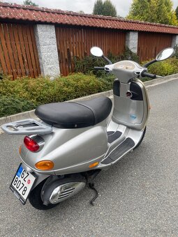 Piaggio Vespa 125 ET4 - 5