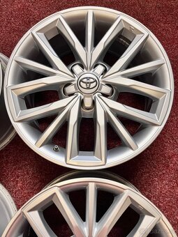5x114,3 R17 ORIGINÁL Alu Toyota Corolla 2022 - JAKO NOVÉ - 5