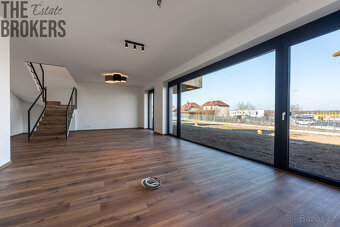 Prodej nízkoenergetického rodinného  domu 141 m², pozemek 35 - 5