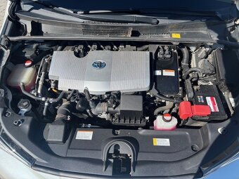 114.000km, Toyota Prius IV, Hybrid Executive koupeno v CZ - 5