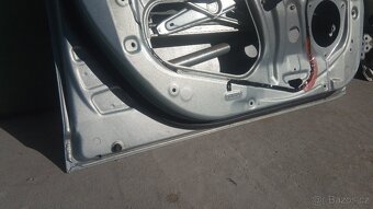 Toyota Yaris 99-2005 - dveře. - 5