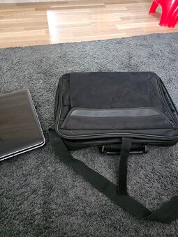 Prodám notebook Toshiba - 5