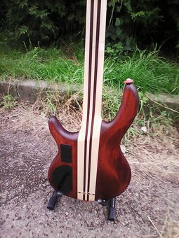 Baskytara CORT A4 - 5