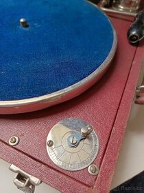 KUFŘÍKOVÝ GRAMOFON NA KLIKU - 5