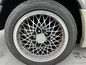Mercedes 190 - 5