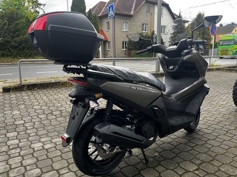 Kymco SkyTown 125 - 5