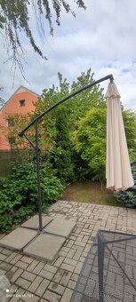 Slunečník + obal -+ 4 betonové desky - 5