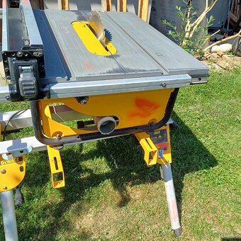 Stolní pila Dewalt DW745 - 5
