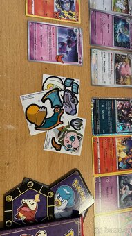 Jedenáct karet Pokémonů a desková hra Pokémon + samolepky - 5