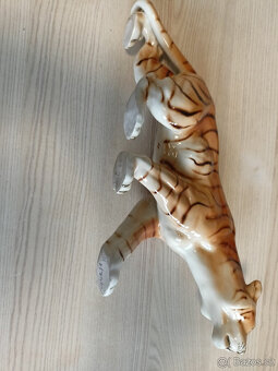 Krásná porcelánová soška tygra Royal Dux - 5