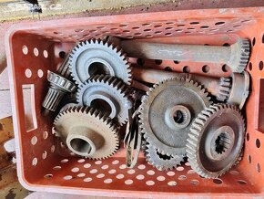 Zetor 4011 díly (vstřikovací a hydr.čerpadlo a td.) - 5