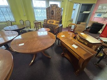 Starožitný nábytek - 5