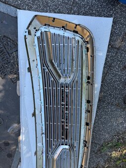 Maska přední grill na Dodge Ram 4 generace - 5