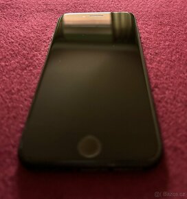iPhone SE 2020 (64GB) - 5