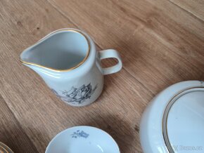 Sada starého zdobeného porcelánu - 5