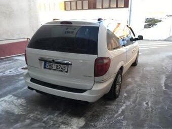 Chrysler Town Country Limited - 5