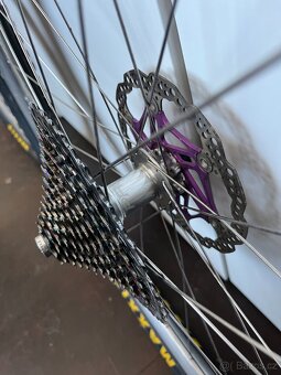 Kola - Hope Pro4 boost, DT Swiss EX471, Sapim Race - 5