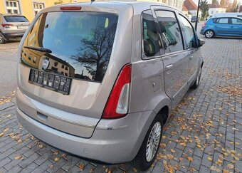 Lancia Musa 1,4 i Comfort benzín manuál 66 kw - 5