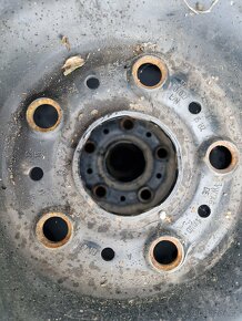VAG sada kol s pneu 195/65 R15 6Jx15H2 5Q0601027L - 5