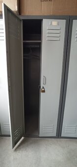 Kovové šatní skříňky - 5
