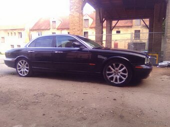 Jaguar XJ8 - 5