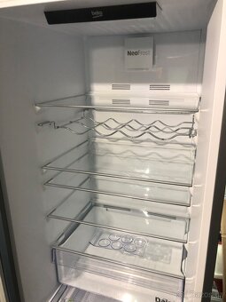 Velká vysoká lednice Beko 202,5cm - 5