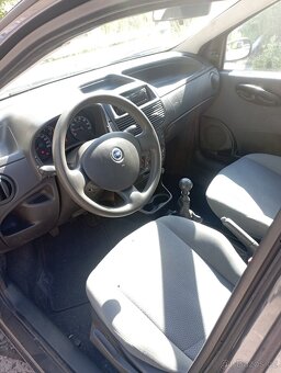 Prodám Fiat Punto 1,2 8V - 5