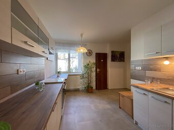 Prodej rodinného domu – bydlení i podnikání v Holešově - 5