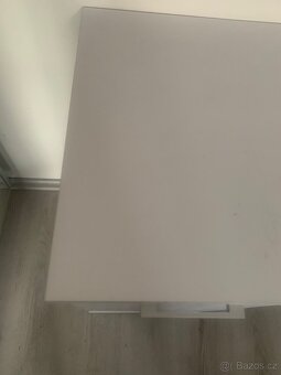 Bílý psací stůl - 5