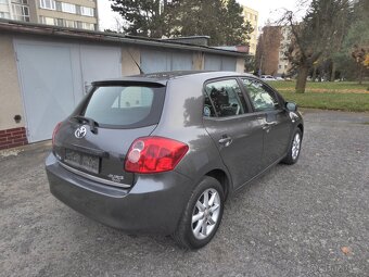 Toyota Auris 1,4 D-4D - 5