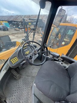 Kolový nakladač Volvo L40B - 5