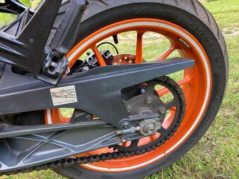 KTM RC 125 + ZDARMA nový sedlový vak a nepromok kombinéza - 5