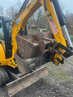 Pásový minibagr JCB 8025. - 5