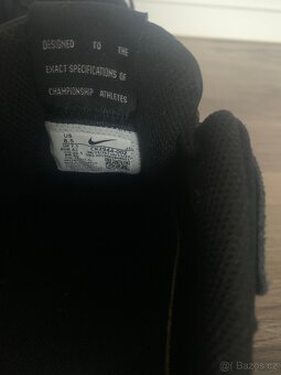 Tenisky NIKE Venture Runner - 5