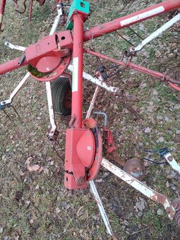 Obraceč sena Pöttinger na ND - 5