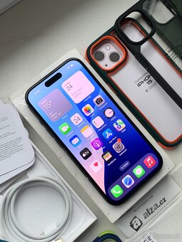 Apple Iphone 15 black 128GB + kupa příslušenství + 2r záruka - 5