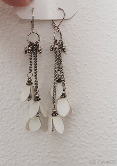 Bílo-stříbrné náušnice - 5